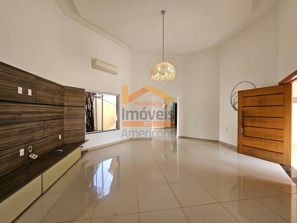 Casa de Condomínio à venda com 3 quartos, 232m² - Foto 1