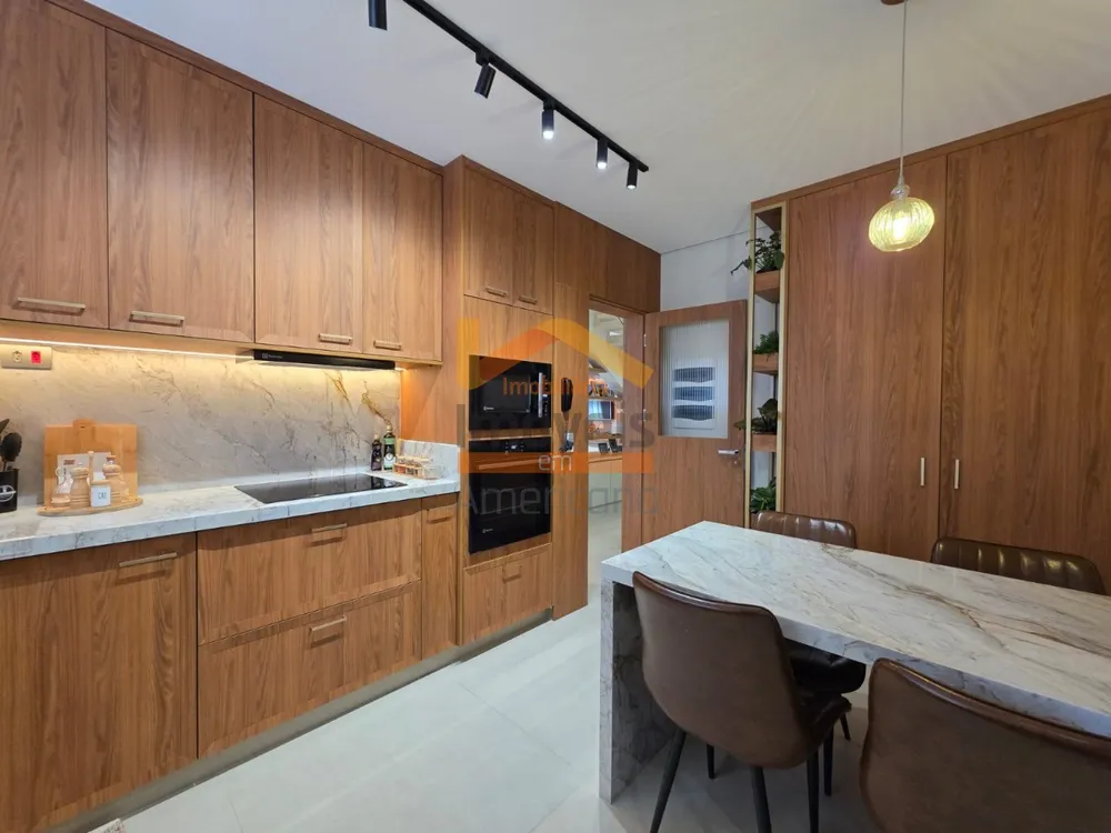 Apartamento, 3 quartos, 210 m² - Foto 1