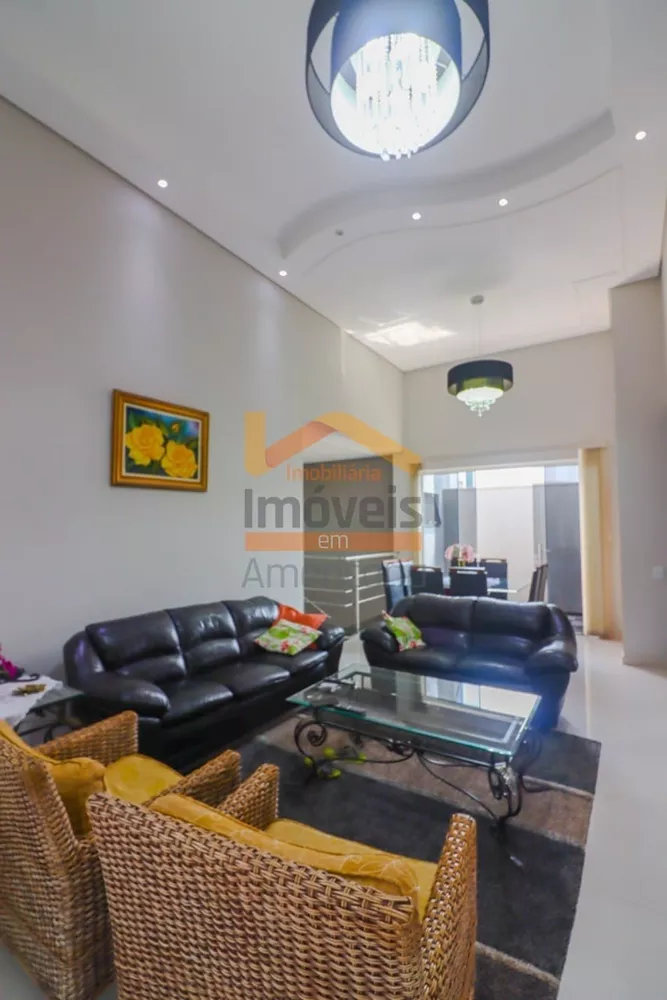 Casa de Condomínio à venda com 3 quartos, 229m² - Foto 3