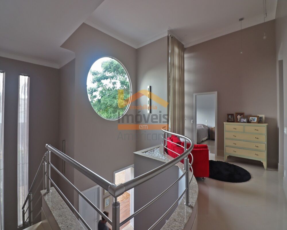 Casa de Condomínio à venda com 4 quartos, 302m² - Foto 1