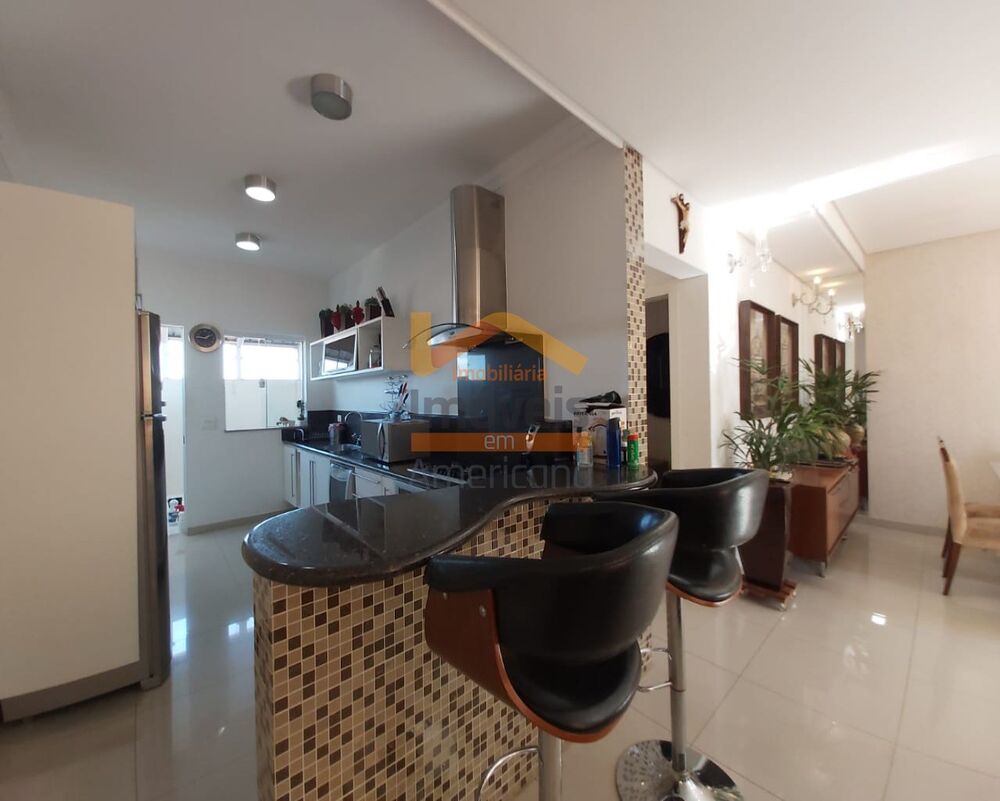 Sobrado à venda com 3 quartos, 210m² - Foto 2