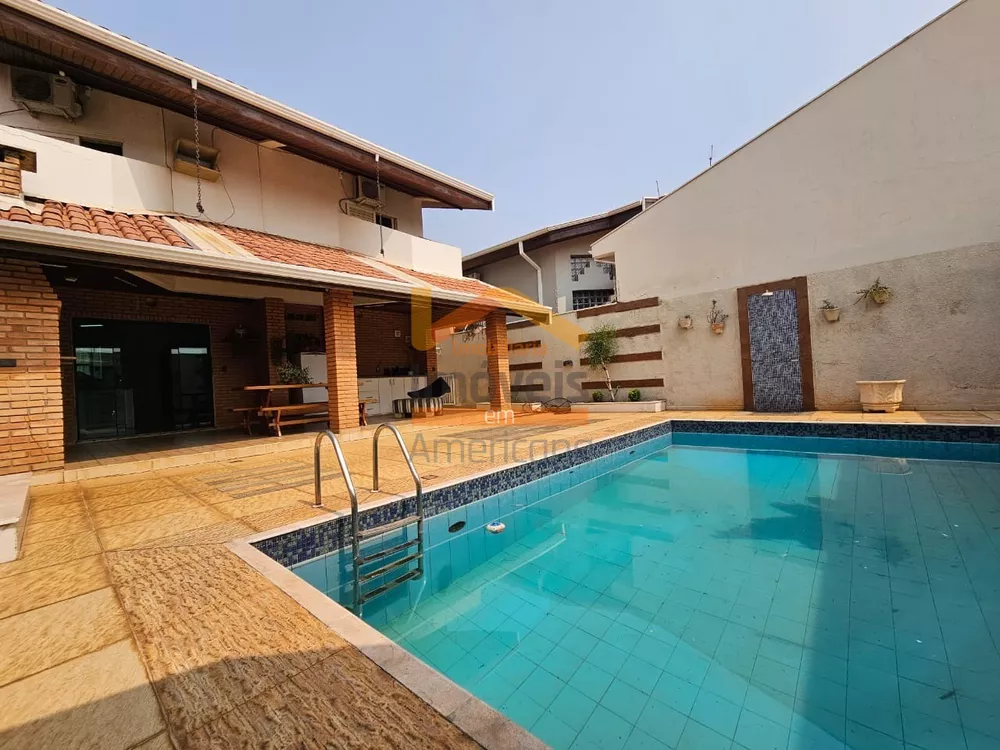 Casa à venda com 3 quartos, 238m² - Foto 2