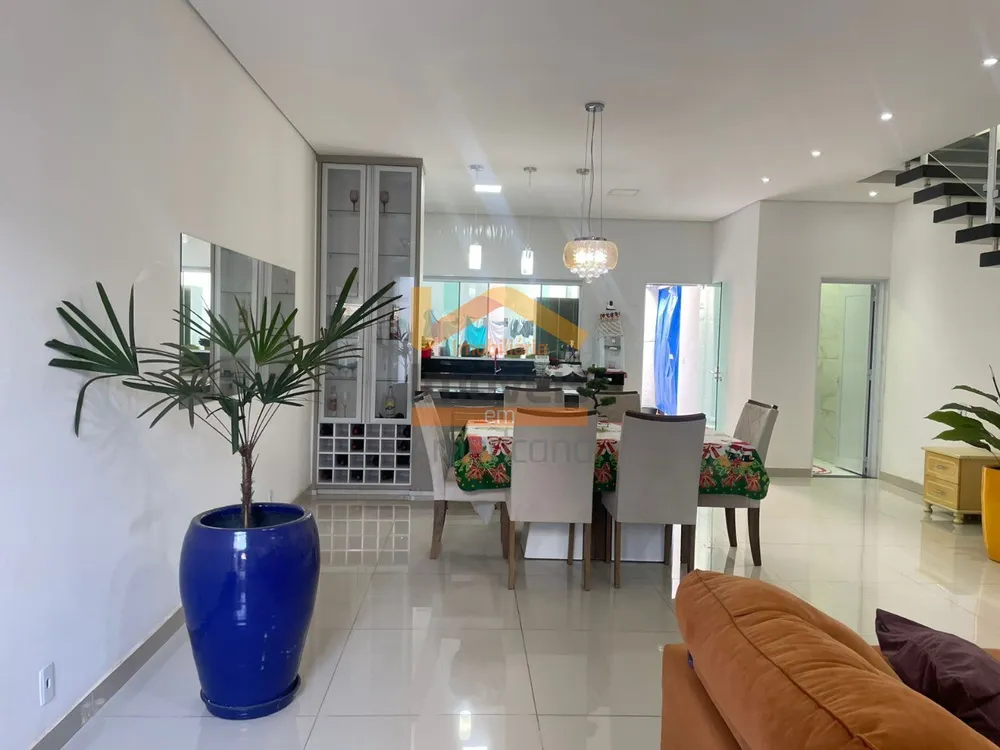 Sobrado, 3 quartos, 176 m² - Foto 1