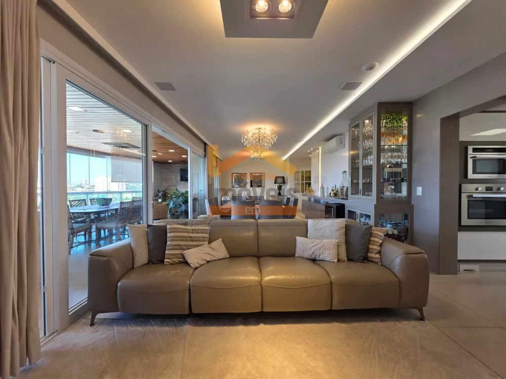 Apartamento, 3 quartos, 250 m² - Foto 1