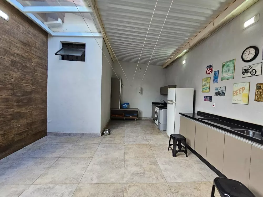 Casa à venda com 3 quartos, 217m² - Foto 4