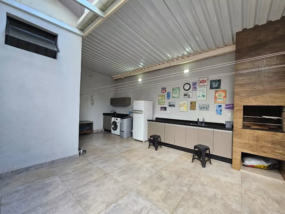 Casa à venda com 3 quartos, 217m² - Foto 3