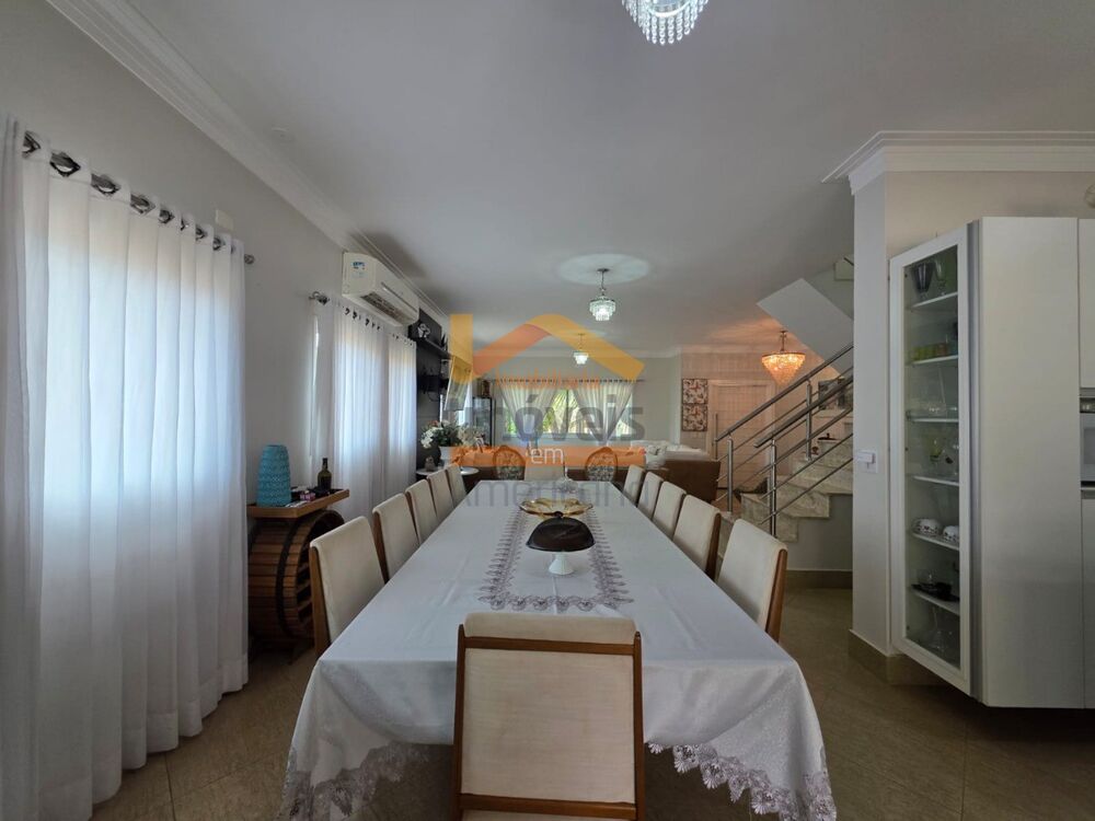 Casa de Condomínio à venda com 4 quartos, 400m² - Foto 3