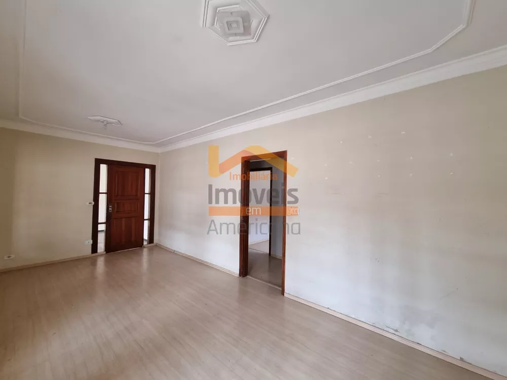 Casa à venda com 2 quartos, 235m² - Foto 2