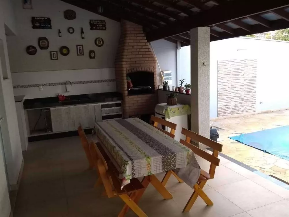 Casa, 4 quartos, 250 m² - Foto 14