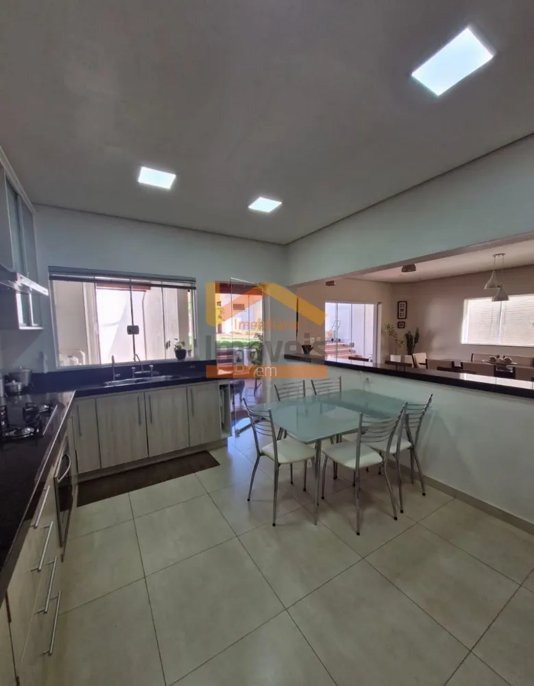 Sobrado, 4 quartos, 341 m² - Foto 3