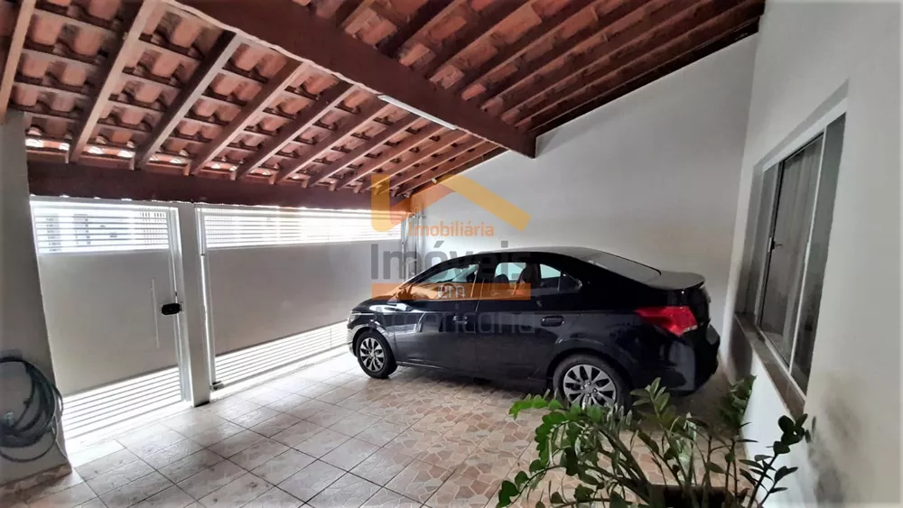 Casa à venda com 4 quartos, 180m² - Foto 3