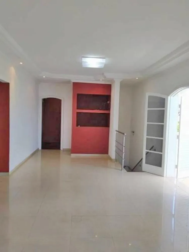 Casa, 3 quartos, 236 m² - Foto 1