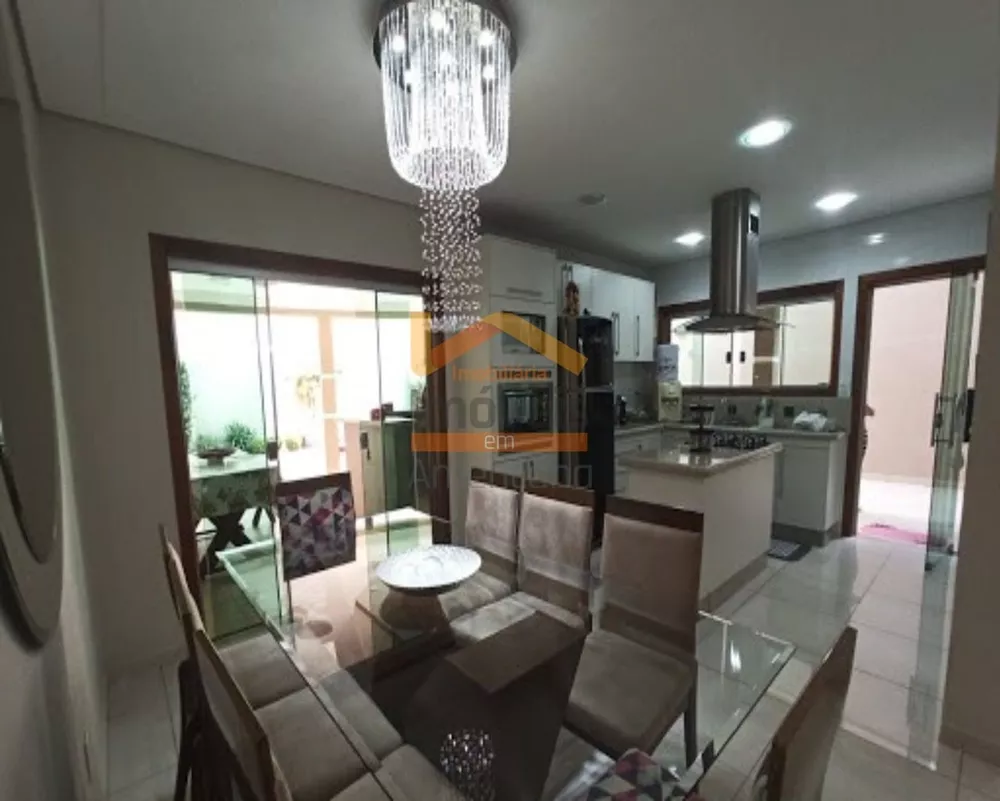 Casa, 3 quartos, 230 m² - Foto 2