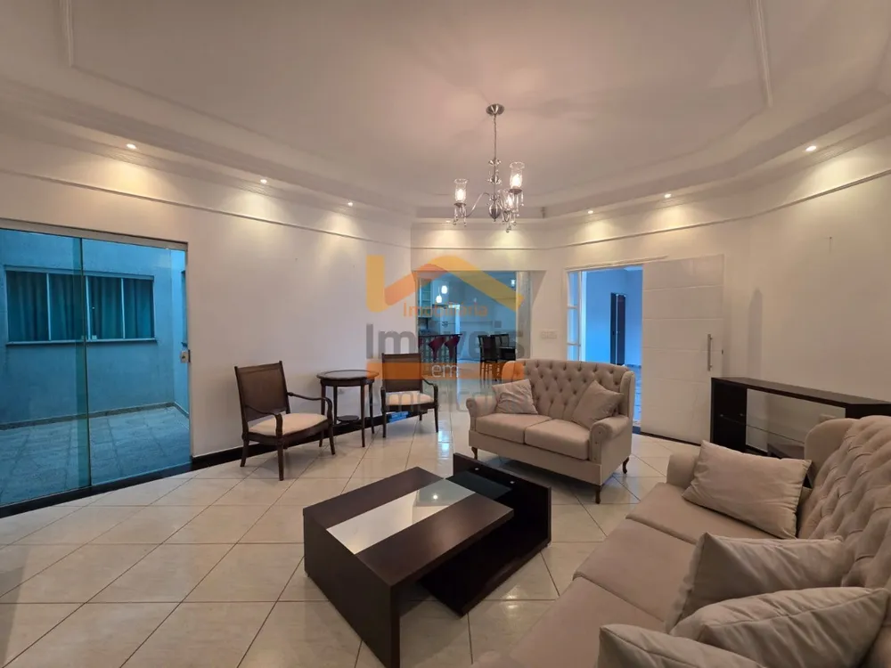 Casa, 3 quartos, 237 m² - Foto 2