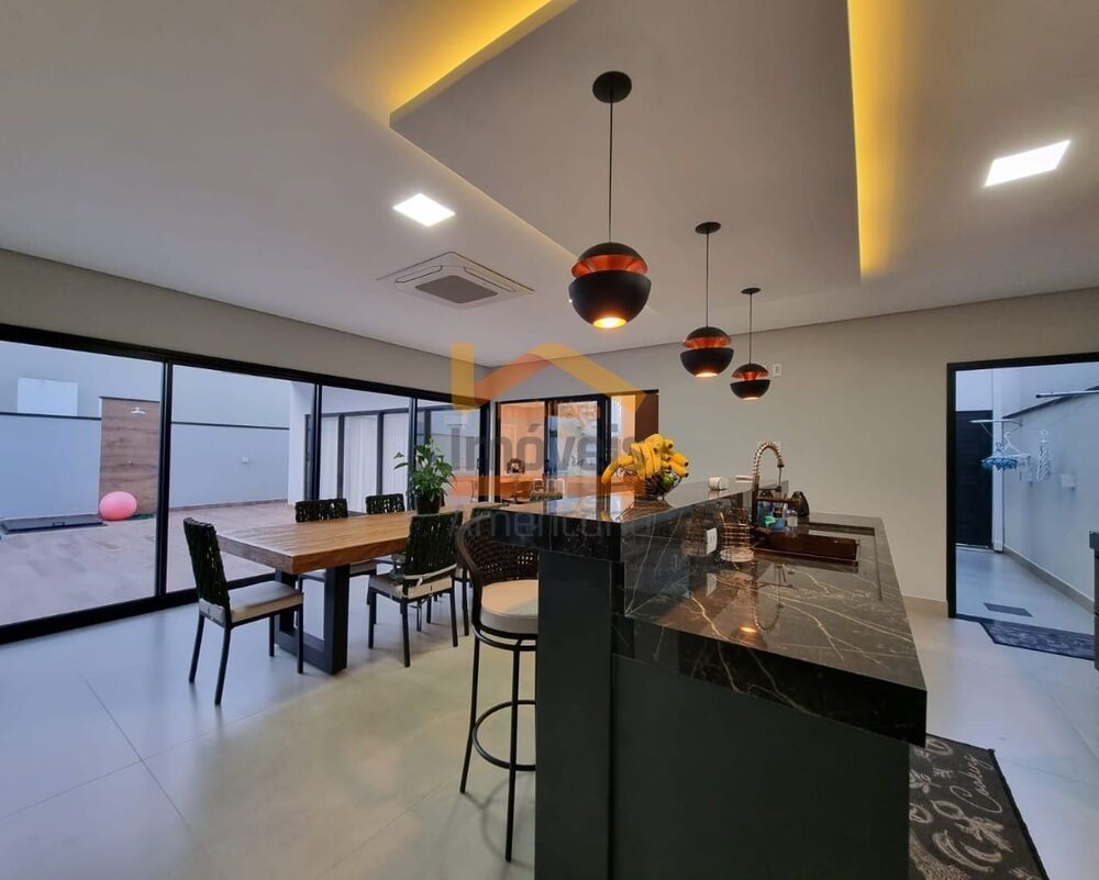 Casa de Condomínio para alugar com 3 quartos, 300m² - Foto 2