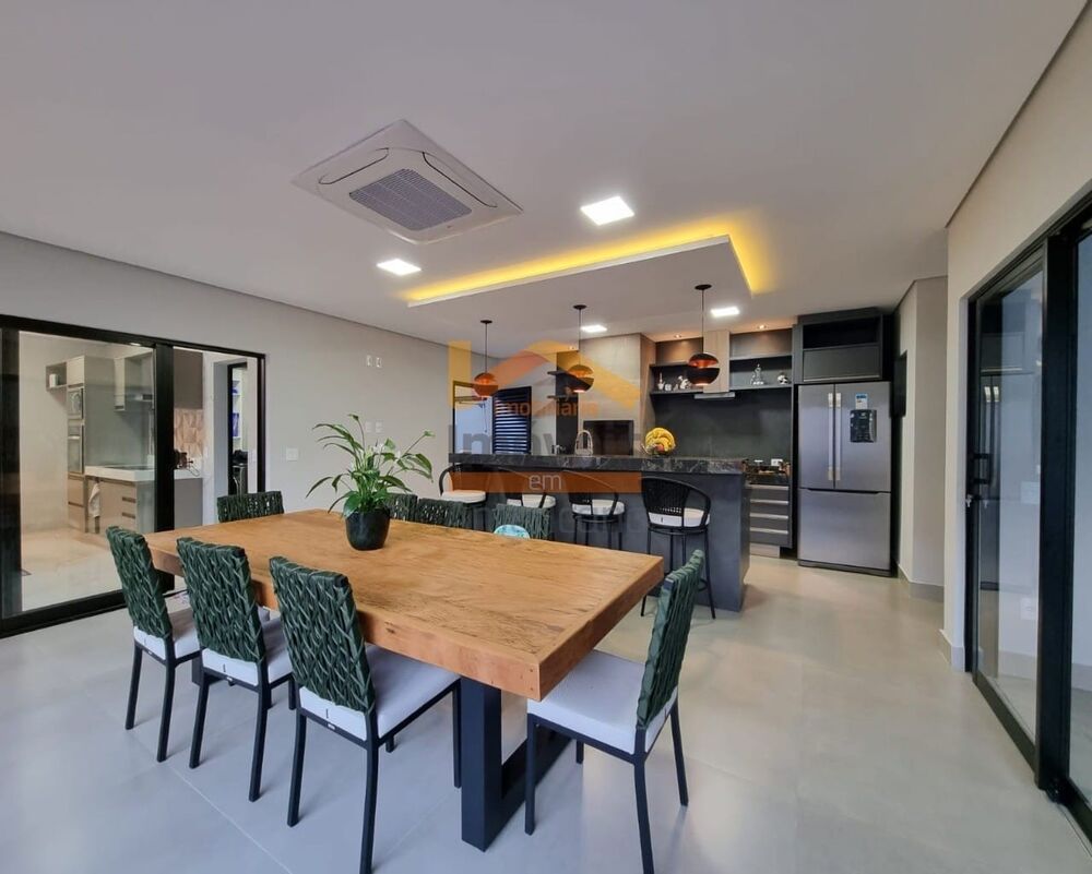 Casa de Condomínio para alugar com 3 quartos, 300m² - Foto 1