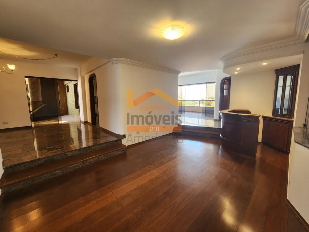 Apartamento, 3 quartos, 215 m² - Foto 1