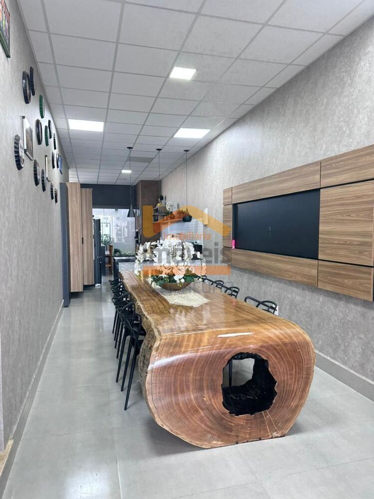 Sobrado à venda com 3 quartos, 360m² - Foto 1
