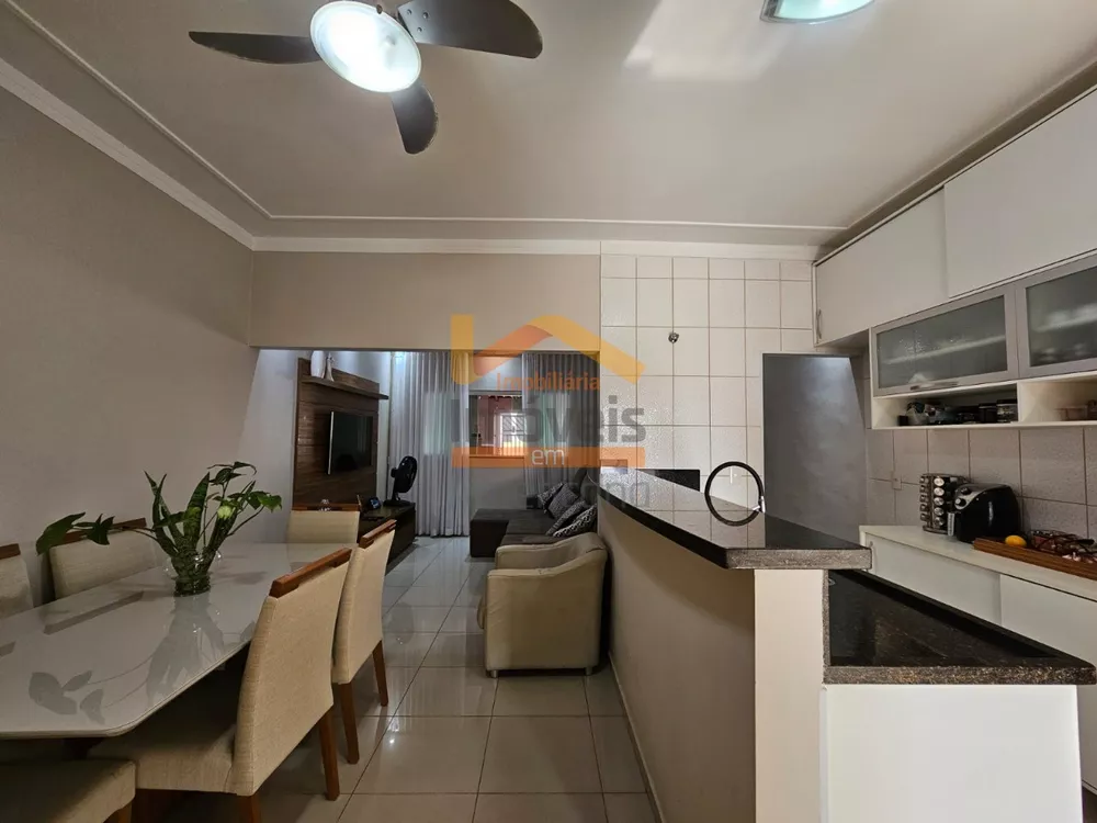 Casa à venda com 3 quartos, 175m² - Foto 4