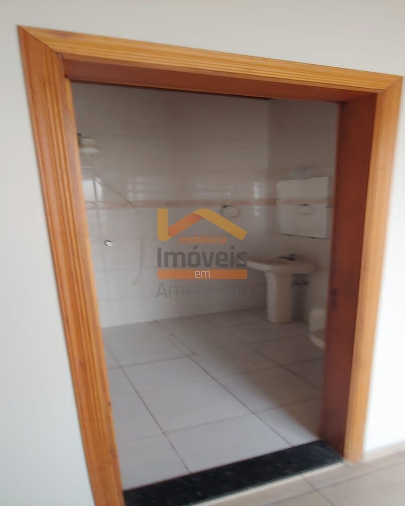 Casa à venda com 2 quartos, 240m² - Foto 3