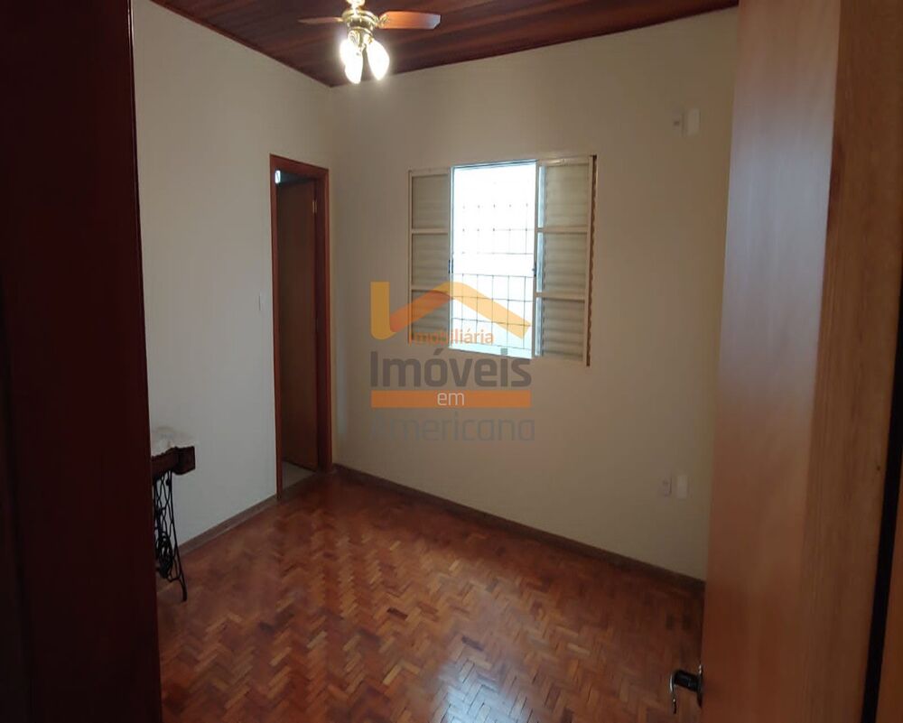 Casa à venda com 2 quartos, 240m² - Foto 2
