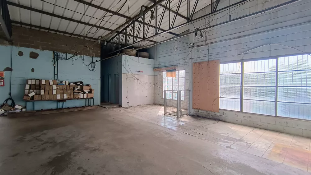 Loja-Salão, 2400 m² - Foto 3