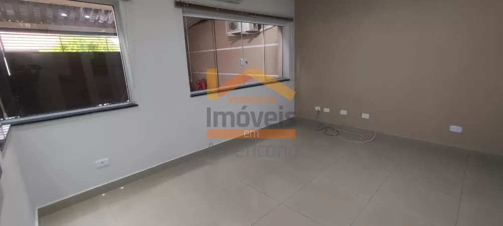 Casa à venda com 3 quartos, 211m² - Foto 3