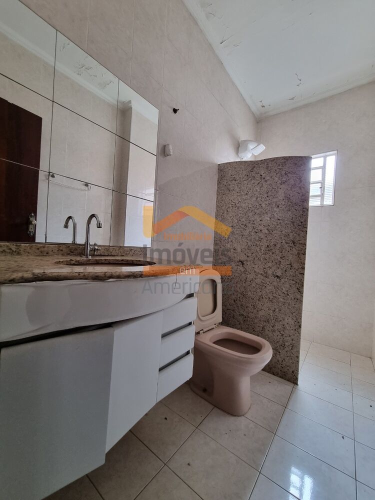 Casa à venda com 2 quartos, 235m² - Foto 4