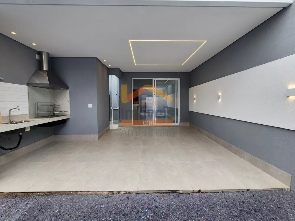 Casa à venda com 3 quartos, 121m² - Foto 1