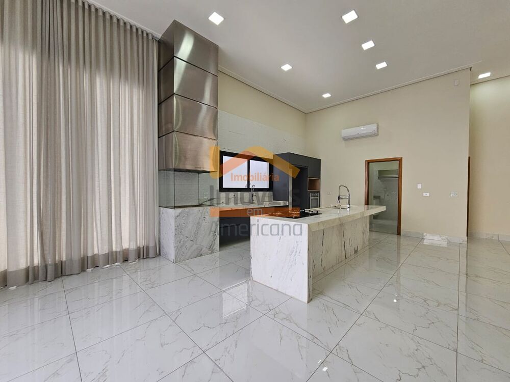 Casa de Condomínio à venda e aluguel com 3 quartos, 225m² - Foto 1