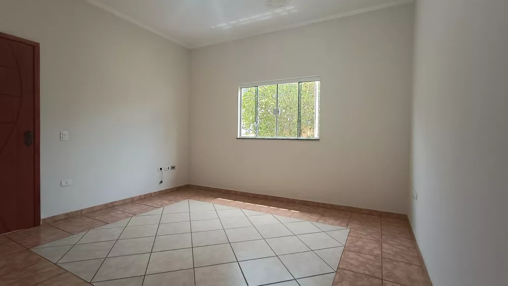 Casa para alugar com 3 quartos, 107m² - Foto 1