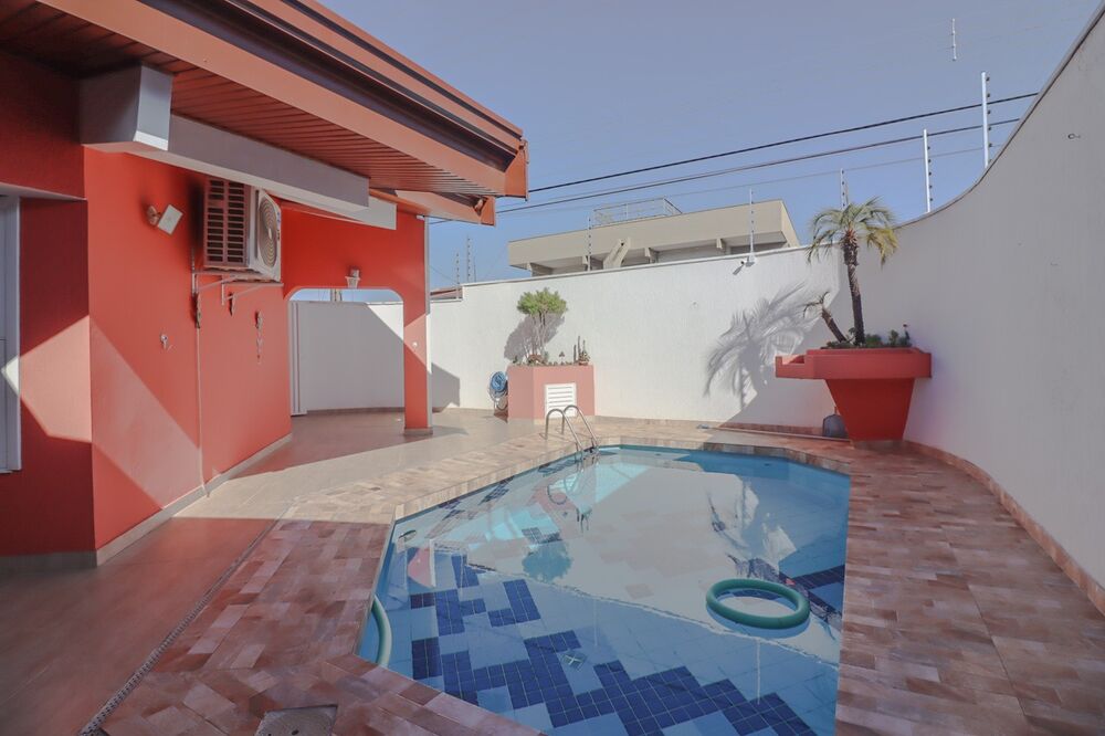 Sobrado à venda com 3 quartos, 426m² - Foto 1