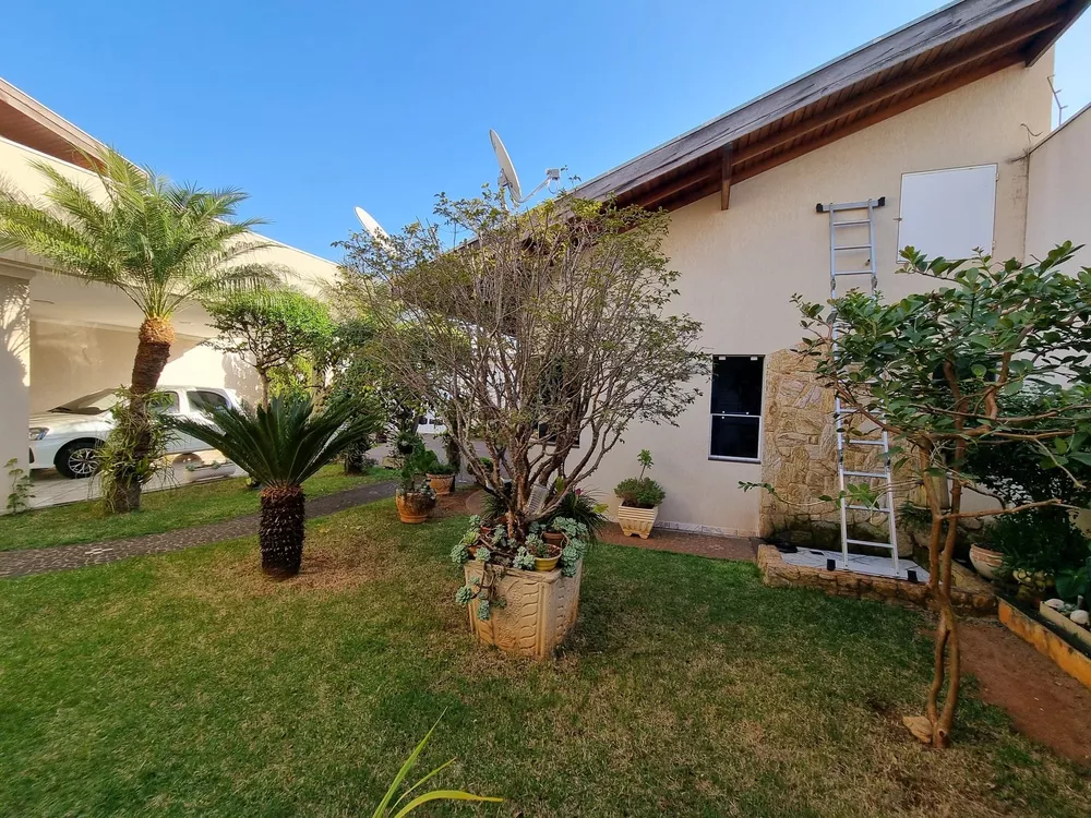 Casa, 3 quartos, 247 m² - Foto 2