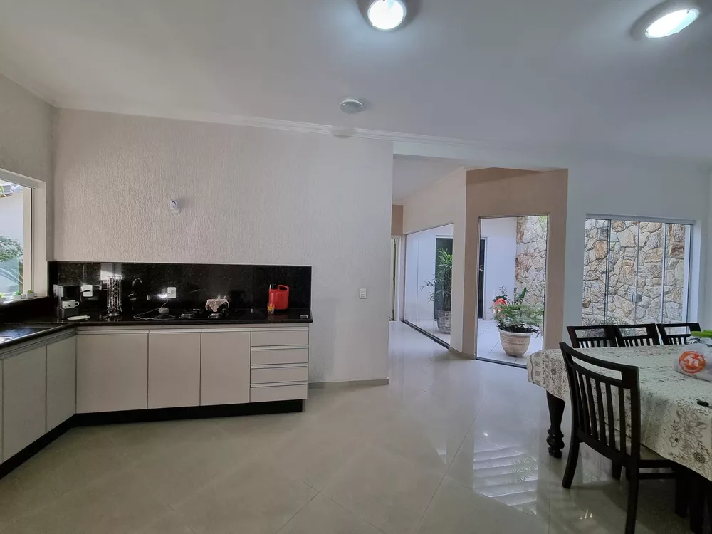 Casa, 3 quartos, 247 m² - Foto 15