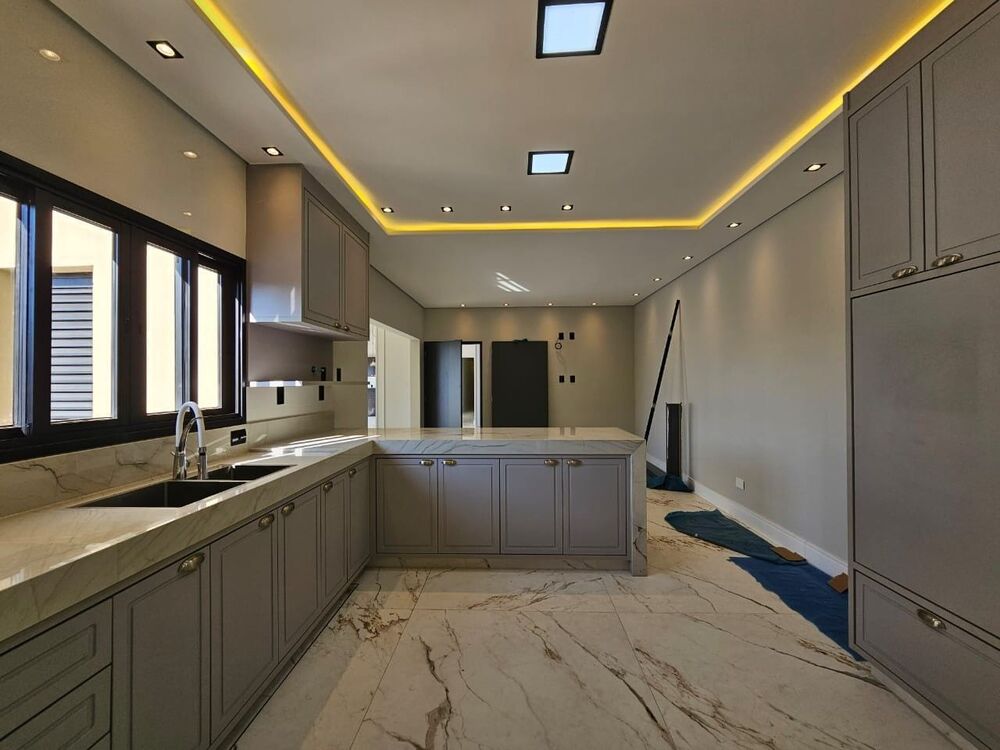 Casa de Condomínio à venda com 4 quartos, 550m² - Foto 3