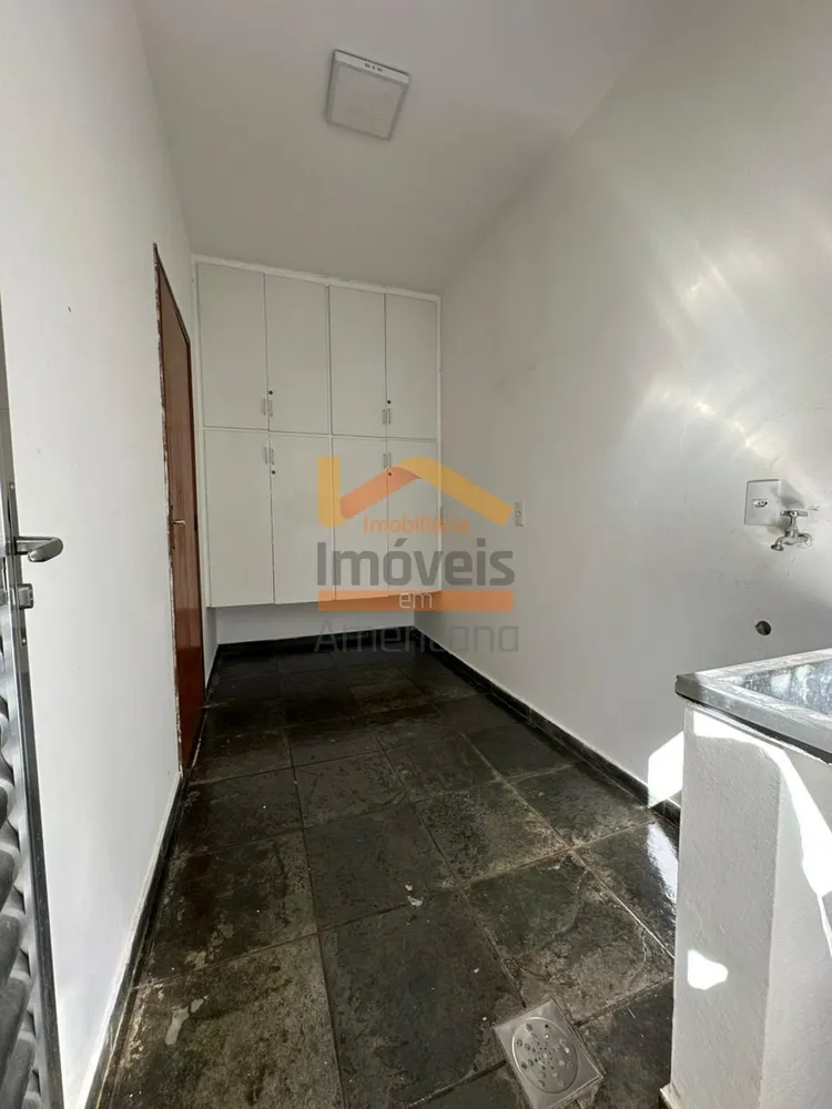 Casa, 4 quartos, 330 m² - Foto 2