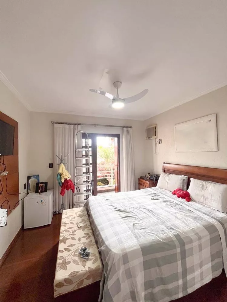 Casa, 3 quartos, 283 m² - Foto 1