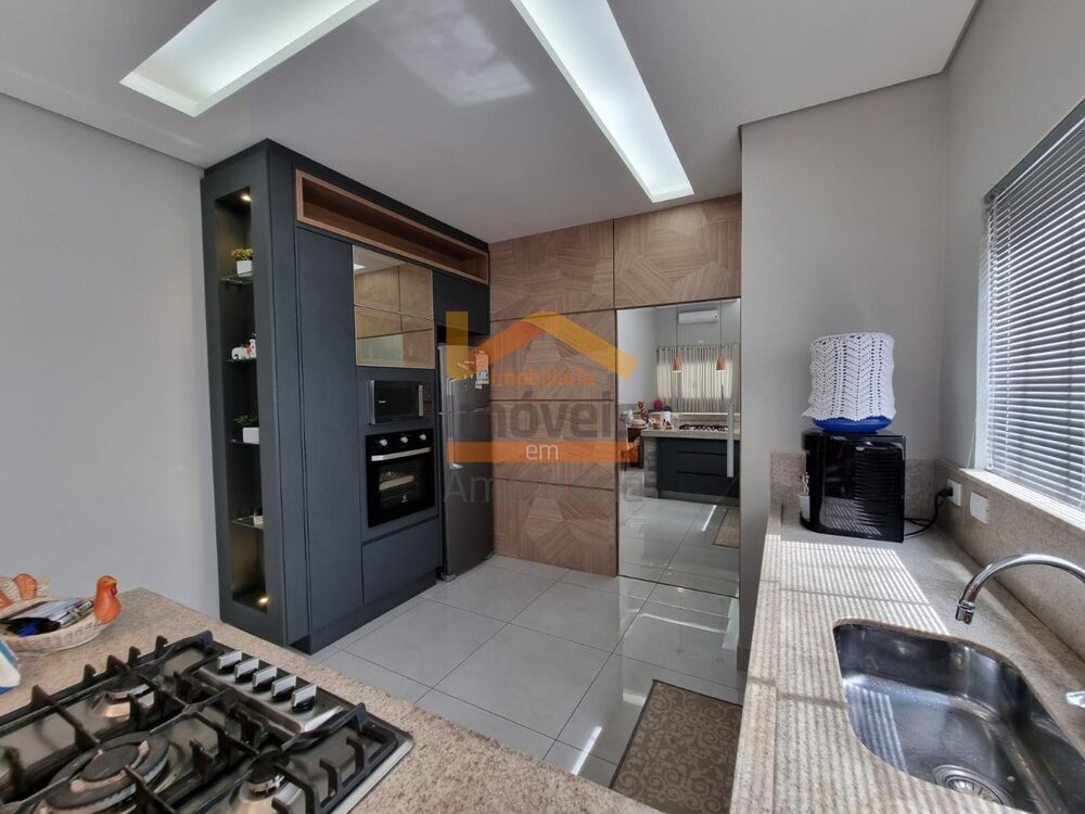 Casa à venda com 3 quartos, 130m² - Foto 2