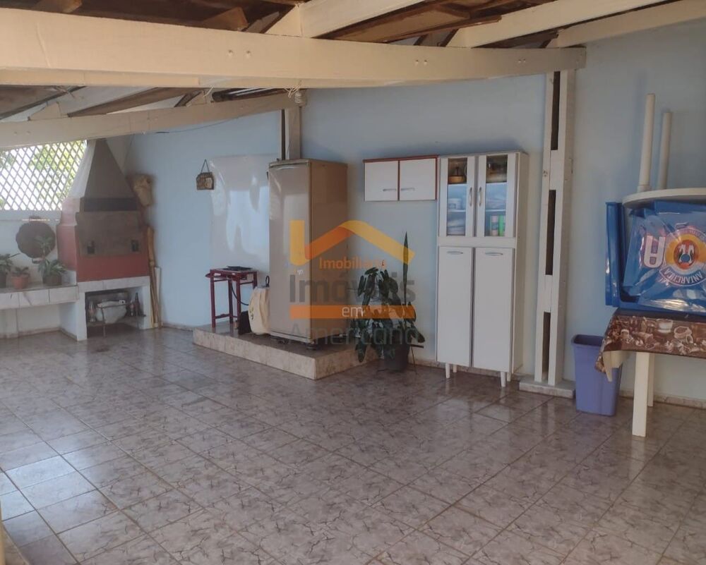 Casa à venda com 3 quartos, 180m² - Foto 2