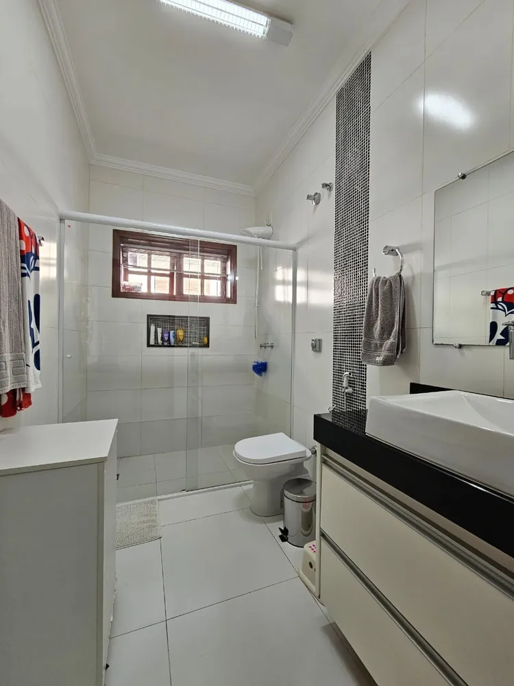 Casa, 3 quartos, 250 m² - Foto 2