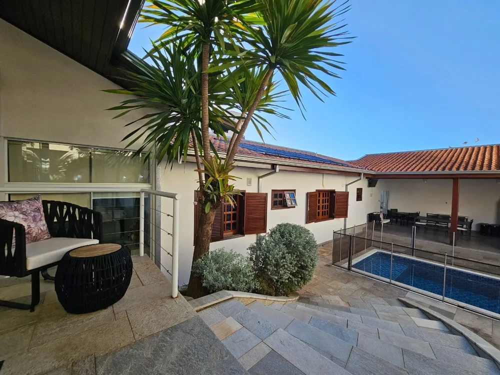 Casa, 3 quartos, 250 m² - Foto 1