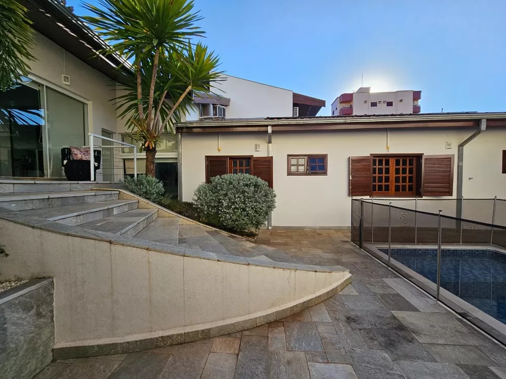 Casa, 3 quartos, 250 m² - Foto 11