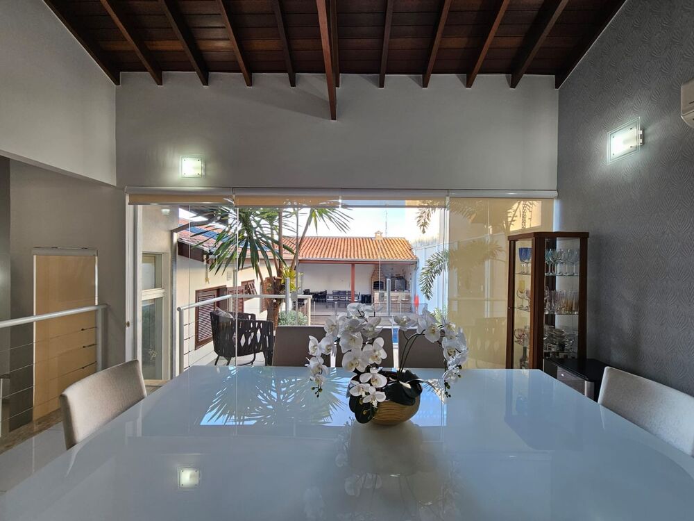 Casa, 3 quartos, 250 m² - Foto 1