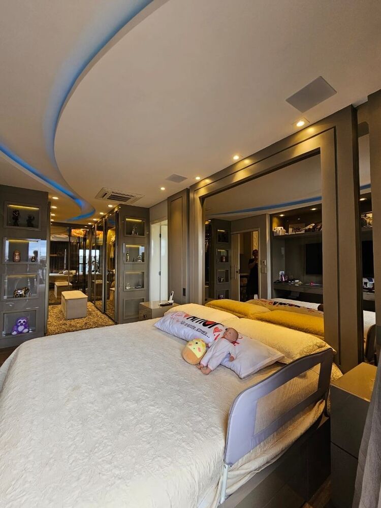 Apartamento à venda com 3 quartos, 421m² - Foto 2