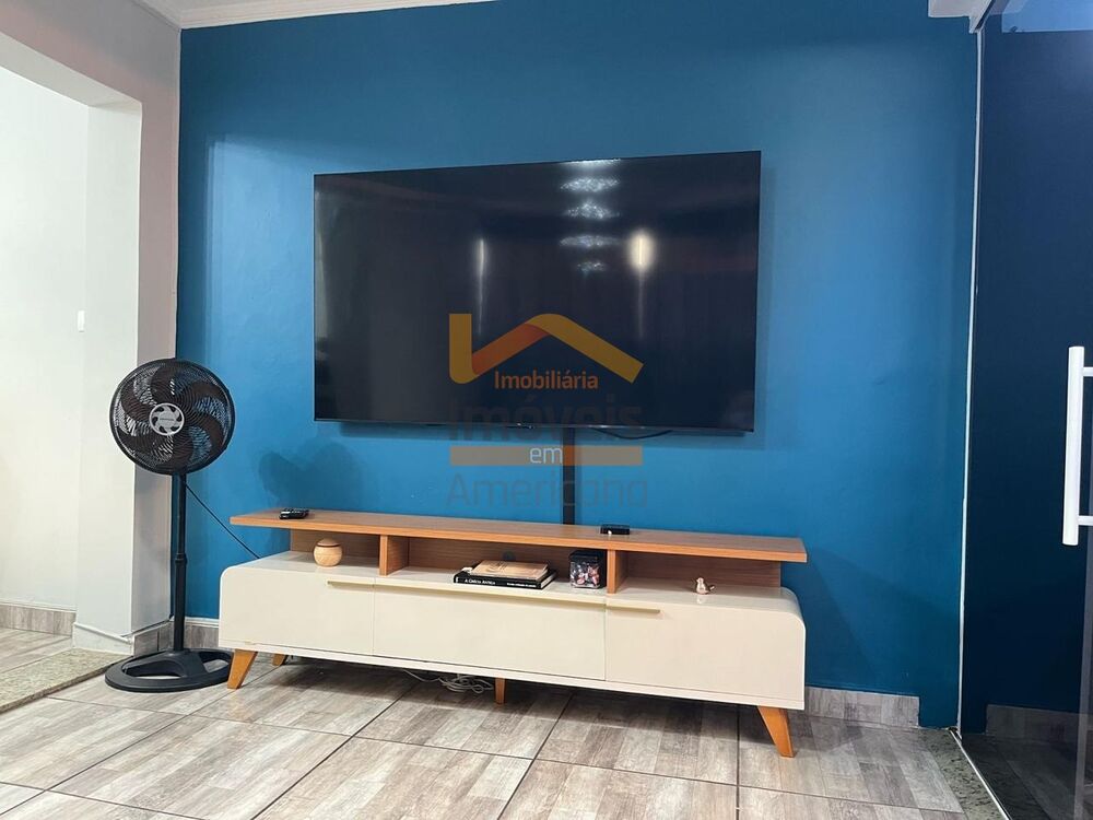 Casa à venda com 3 quartos, 160m² - Foto 1