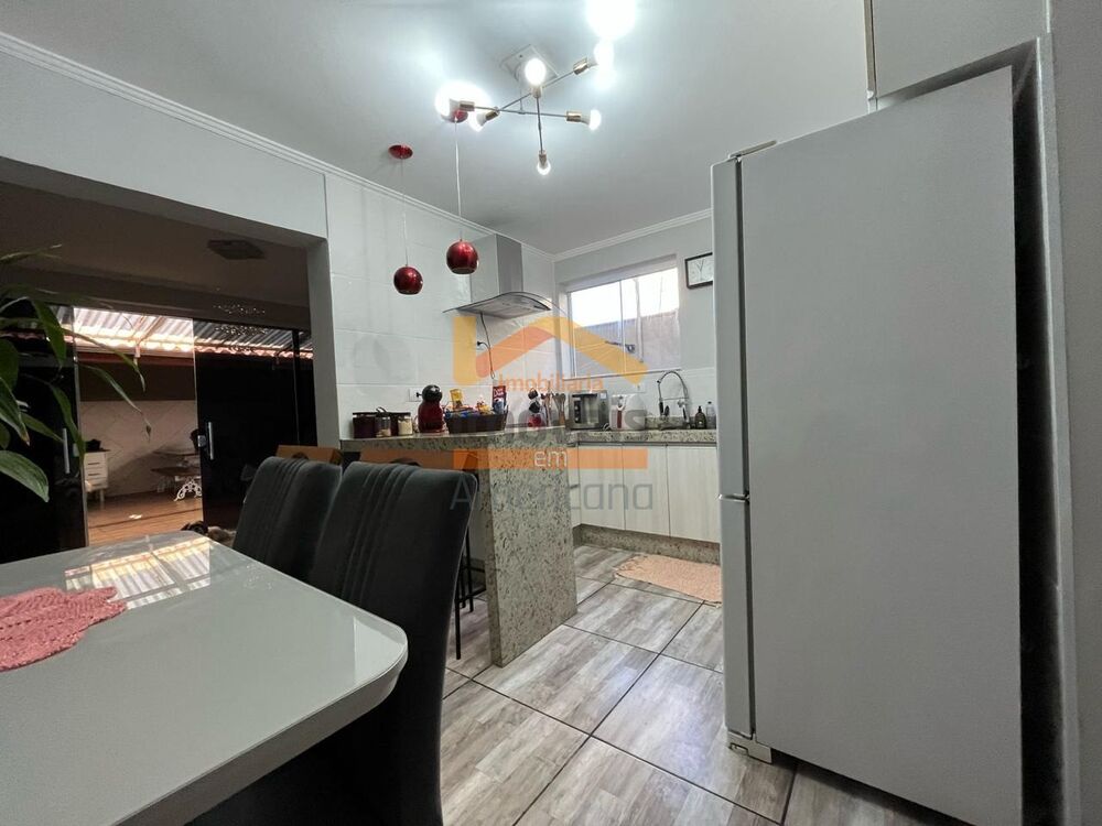 Casa à venda com 3 quartos, 160m² - Foto 3