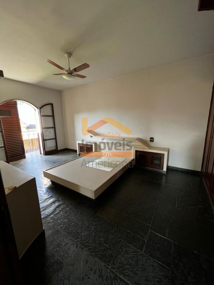 Casa à venda e aluguel com 3 quartos, 660m² - Foto 2