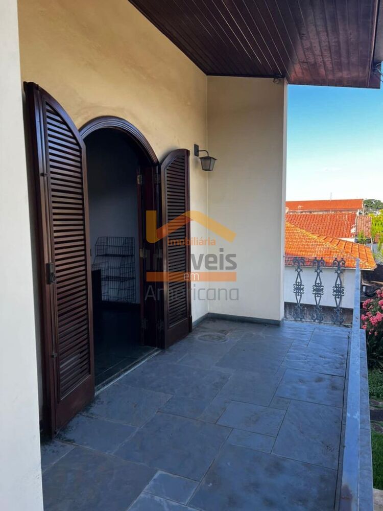 Casa à venda e aluguel com 3 quartos, 660m² - Foto 1