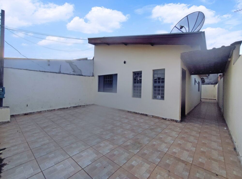 Casa à venda com 2 quartos, 80m² - Foto 1