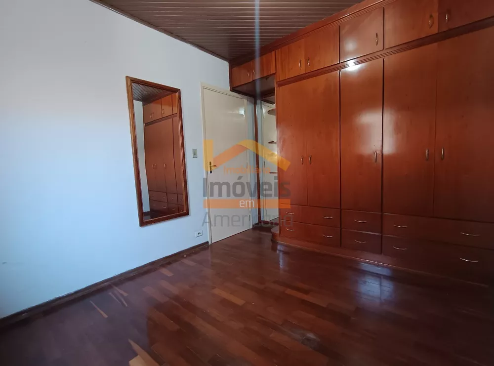 Casa à venda com 3 quartos, 210m² - Foto 4